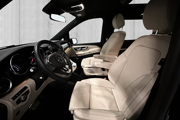 Mercedes-Benz V300 d 8 of 18