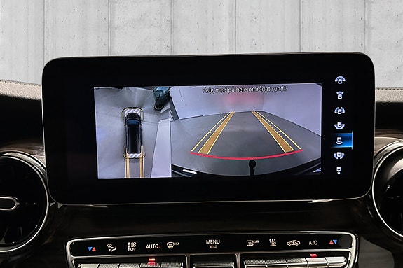 Mercedes-Benz V300 d 12 of 18