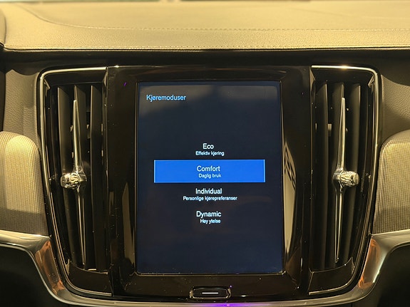 Volvo V90 27 of 30