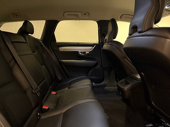 Volvo V90 30 of 30