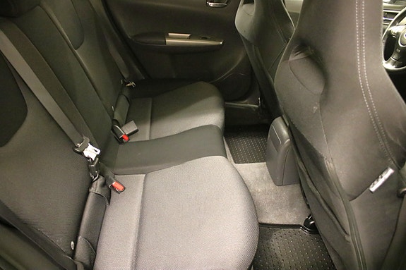 Subaru Impreza 10 of 13