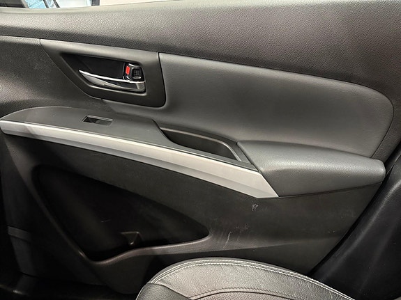 Suzuki S-Cross 17 of 30