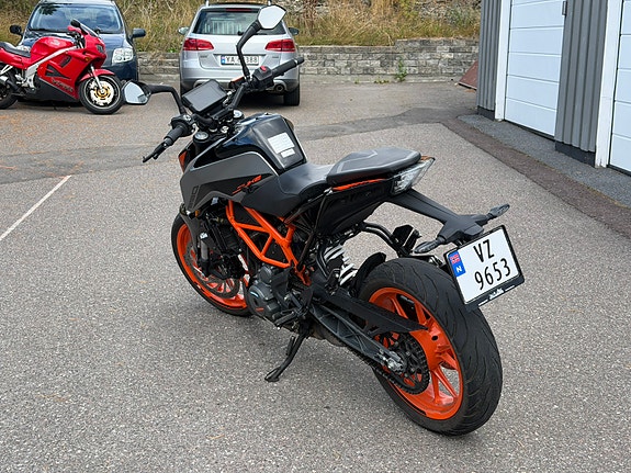 KTM 390 Duke 4 of 9