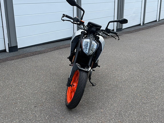 KTM 390 Duke 5 of 9