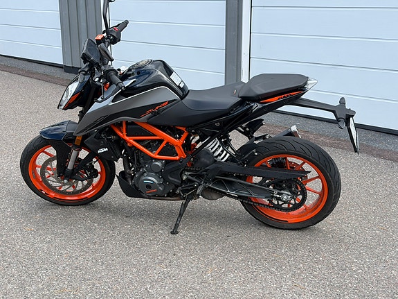 KTM 390 Duke 6 of 9