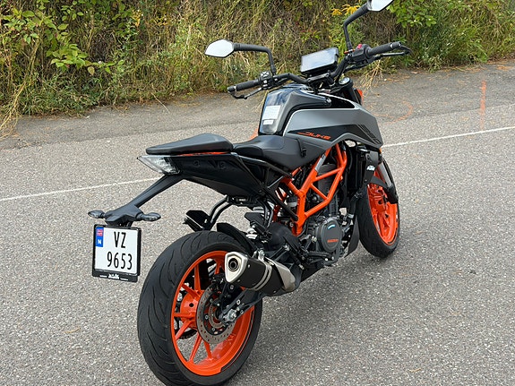 KTM 390 Duke 3 of 9