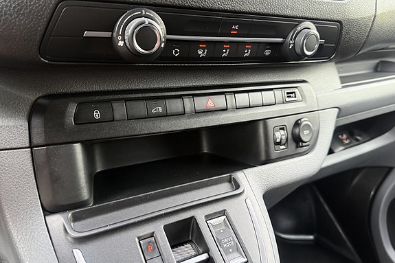 Peugeot e-Expert 18 of 30