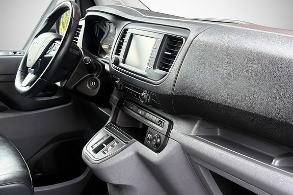 Peugeot e-Expert 30 of 30