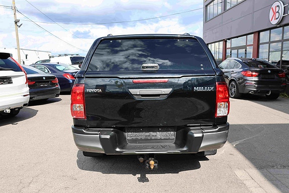Toyota HiLux 6 of 30
