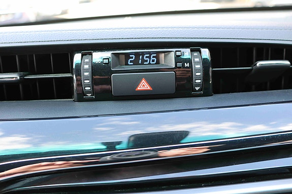 Toyota HiLux 27 of 30
