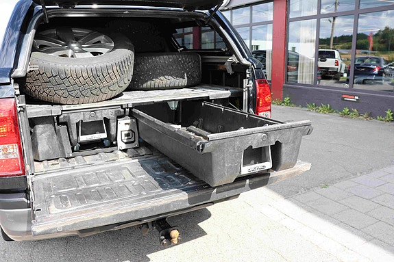 Toyota HiLux 13 of 30