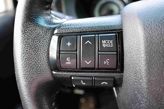 Toyota HiLux 25 of 30