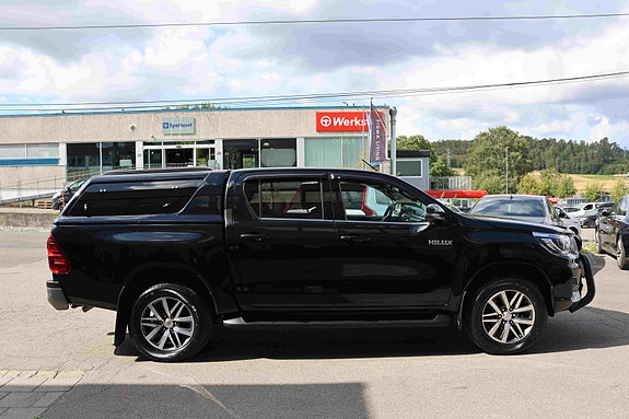 Toyota HiLux 8 of 30