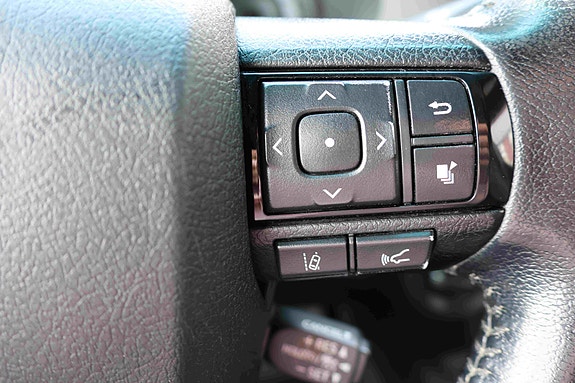 Toyota HiLux 26 of 30