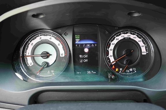 Toyota HiLux 29 of 30