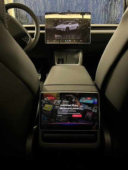 Tesla Model Y 9 of 10