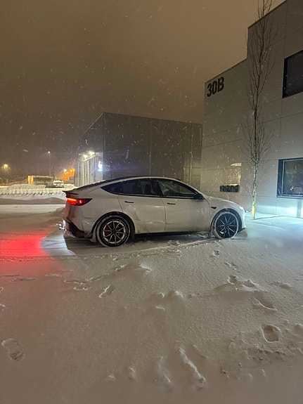 Tesla Model Y 10 of 10