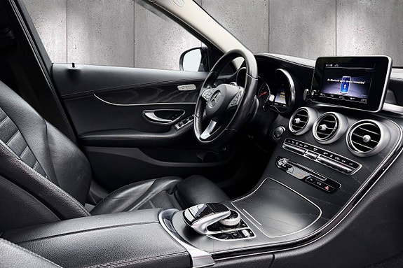 Mercedes-Benz C350 e 12 of 24