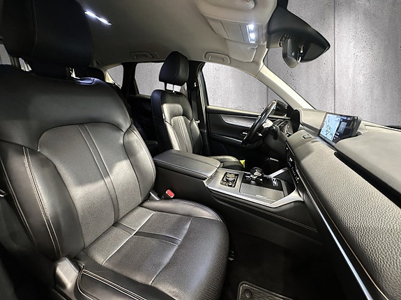 Mazda CX-60 11 of 26