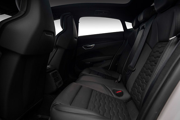 Audi e-tron GT 25 of 30