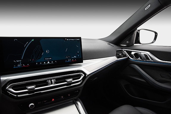 BMW i4 20 of 28