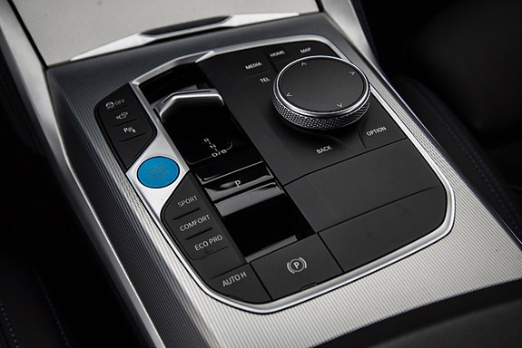 BMW i4 23 of 28