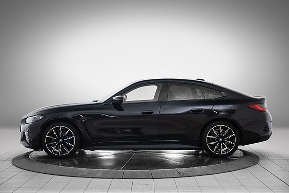 BMW i4 2 of 28