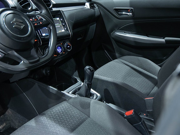 Suzuki Swift 8 of 14