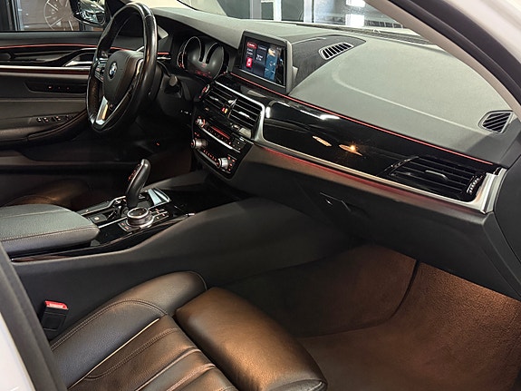 BMW 520d 9 of 18