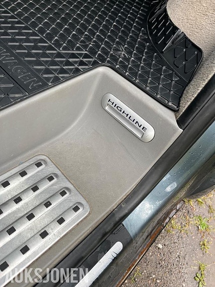 Volkswagen Multivan 16 of 16