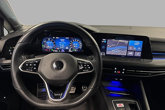 Volkswagen Golf VIII 11 of 27