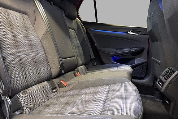 Volkswagen Golf VIII 17 of 27
