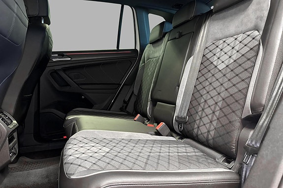 Volkswagen Tiguan 16 of 27
