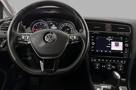 Volkswagen Golf VII 11 of 24