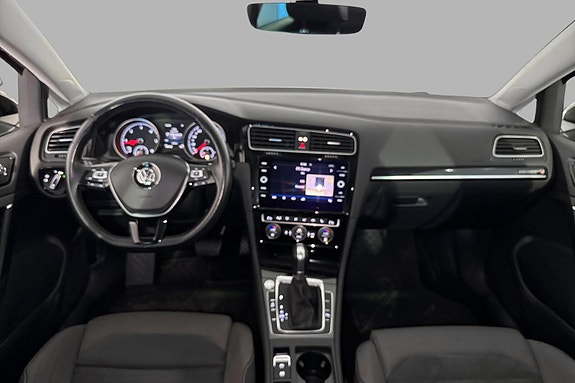 Volkswagen Golf VII 9 of 24