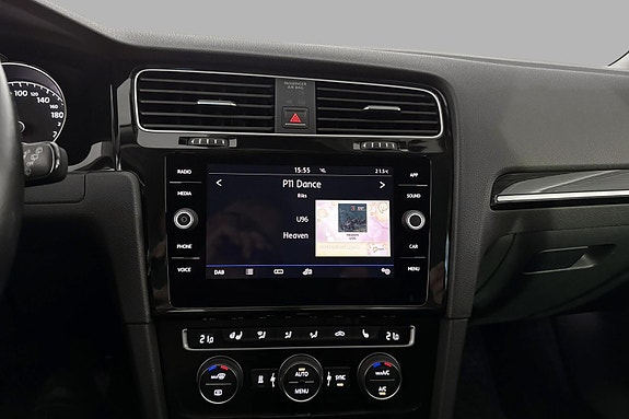 Volkswagen Golf VII 13 of 24