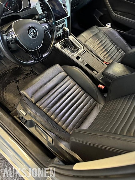 Volkswagen Passat 7 of 18