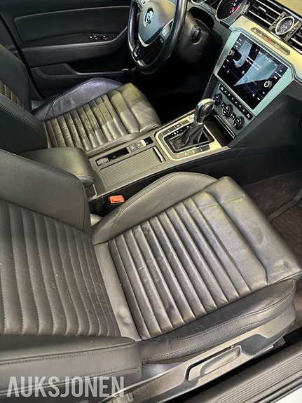 Volkswagen Passat 8 of 18