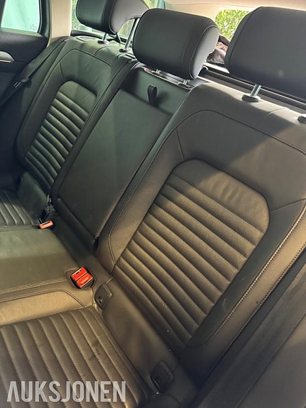 Volkswagen Passat 15 of 18
