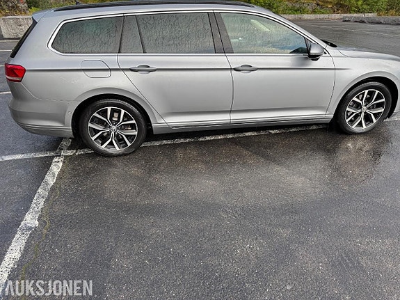 Volkswagen Passat 5 of 18