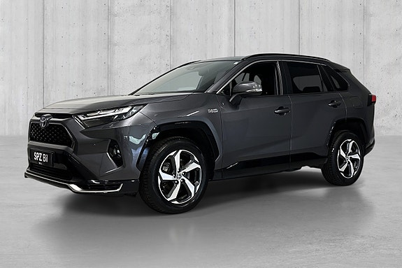 Toyota RAV4 2 of 15