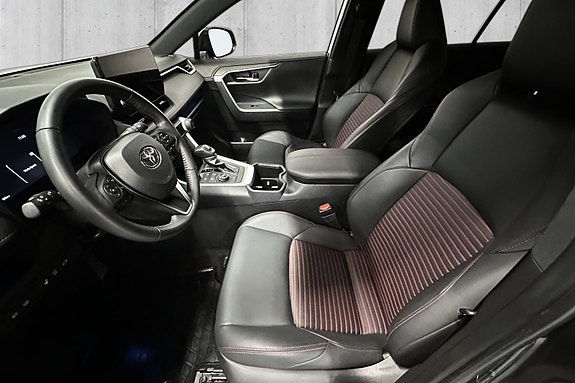 Toyota RAV4 7 of 15