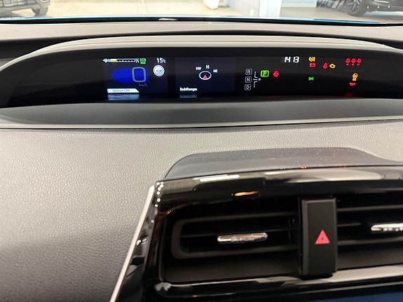 Toyota Prius Plug-in Hybrid 15 of 30