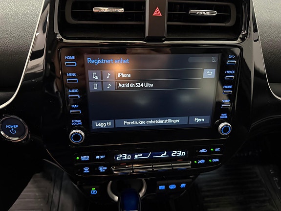 Toyota Prius Plug-in Hybrid 26 of 30