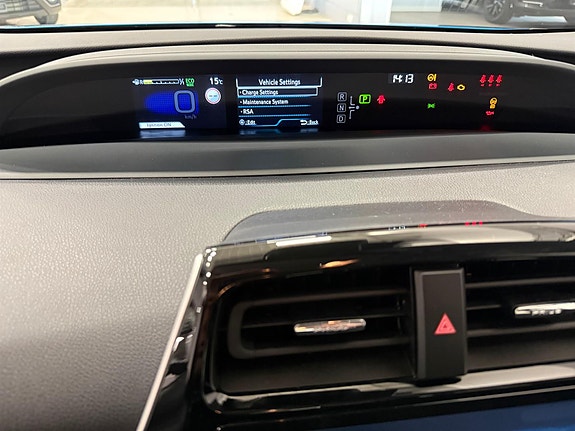 Toyota Prius Plug-in Hybrid 13 of 30