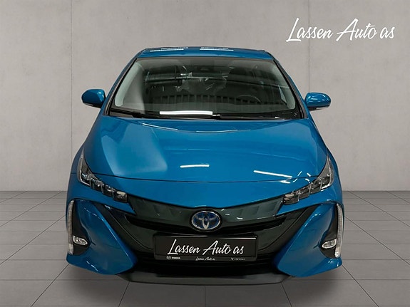 Toyota Prius Plug-in Hybrid 2 of 30