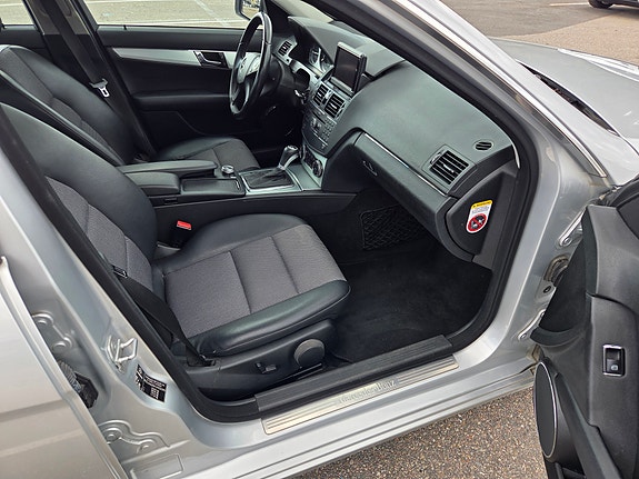 Mercedes-Benz C220 d 9 of 30