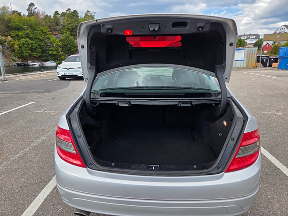 Mercedes-Benz C220 d 11 of 30