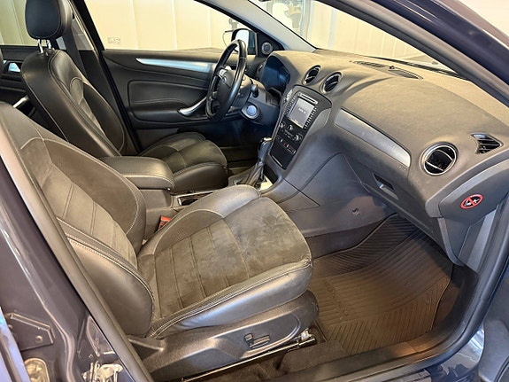 Ford Mondeo 19 of 25