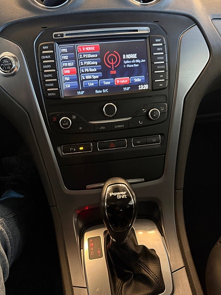 Ford Mondeo 23 of 25